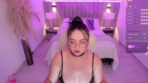 Snapshot of emmy_walker1 chatting on 09/30/25, 11:04 Emmy Walker online show from 09/30/25, 11:04