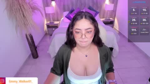 Snapshot of emmy_walker1 chatting on 10/14/25, 11:00 Emmy Walker online show from 10/14/25, 11:00