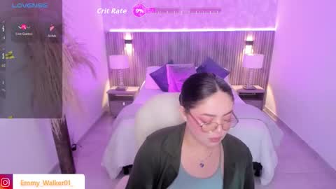 Snapshot of emmy_walker1 chatting on 10/17/25, 11:02 Emmy Walker online show from 10/17/25, 11:02