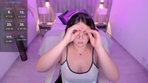 Snapshot of emmy_walker1 chatting on 10/18/25, 11:00 Emmy Walker online show from 10/18/25, 11:00