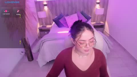 Snapshot of emmy_walker1 chatting on 10/24/25, 11:06 Emmy Walker online show from 10/24/25, 11:06