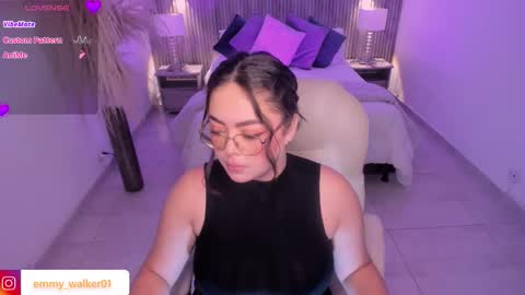 Snapshot of emmy_walker1 chatting on 11/05/25, 10:59 Emmy Walker online show from 11/05/25, 10:59