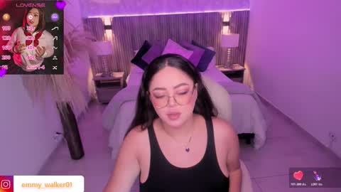 Snapshot of emmy_walker1 chatting on 11/07/25, 11:10 Emmy Walker online show from 11/07/25, 11:10