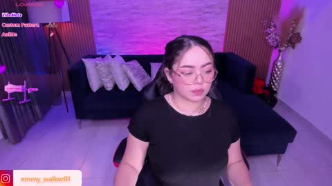 Snapshot of emmy_walker1 chatting on 11/26/25, 11:00 Emmy Walker online show from 11/26/25, 11:00