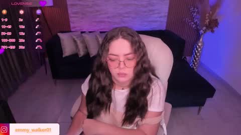 Snapshot of emmy_walker1 chatting on 12/04/25, 11:08 Emmy Walker online show from 12/04/25, 11:08