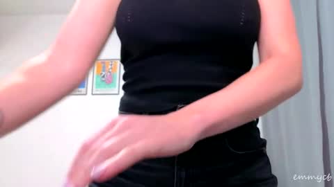 Em online show from 09/19/25, 07:36