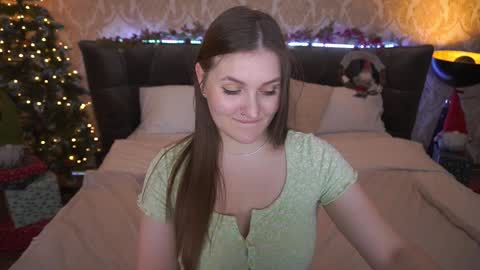 Snapshot of emmycharm chatting on 12/23/24, 09:49 E M M Y online show from 12/23/24, 09:49