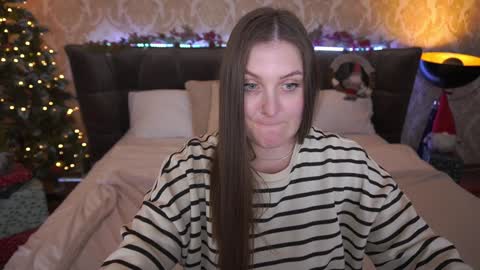 Snapshot of emmycharm chatting on 12/23/24, 12:52 E M M Y online show from 12/23/24, 12:52