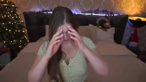 Snapshot of emmycharm chatting on 12/25/24, 06:52 E M M Y online show from 12/25/24, 06:52