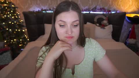 Snapshot of emmycharm chatting on 12/25/24, 09:56 E M M Y online show from 12/25/24, 09:56