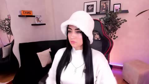 Emmy Evans  online show from 11/06/25, 07:37