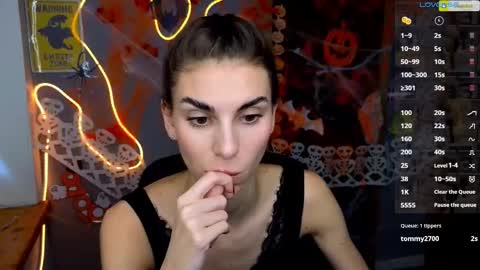 Emmy online show from 11/03/25, 12:39