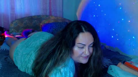 Snapshot of emmyxotty chatting on 01/11/25, 01:53 Emmy online show from 01/11/25, 01:53
