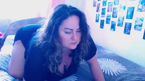 Snapshot of emmyxotty chatting on 02/13/25, 09:30 Emmy online show from 02/13/25, 09:30