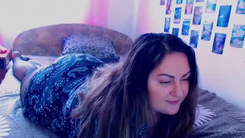 Snapshot of emmyxotty chatting on 03/02/25, 11:07 Emmy online show from 03/02/25, 11:07