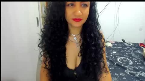 emperatriztapia online show from 10/22/25, 10:42