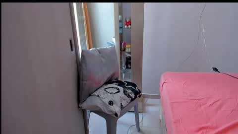 emperatriztapia online show from 11/02/25, 07:27