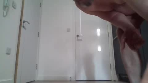 emrys2016833836 online show from 12/19/25, 01:51