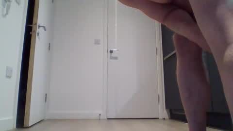 emrys2016833836 online show from 02/04/26, 05:24