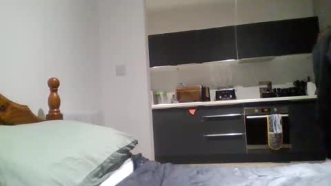 emrys2016833836 online show from 02/20/26, 08:53