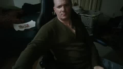 Snapshot of emsguy1 chatting on 01/01/25, 06:05 Matt online show from 01/01/25, 06:05