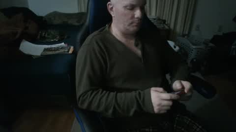 Snapshot of emsguy1 chatting on 01/06/25, 05:41 Matt online show from 01/06/25, 05:41