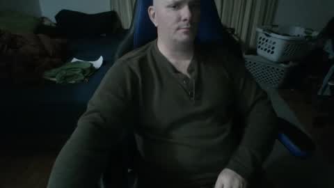 Snapshot of emsguy1 chatting on 01/08/25, 04:23 Matt online show from 01/08/25, 04:23
