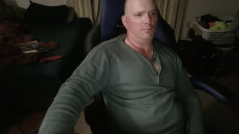 Snapshot of emsguy1 chatting on 09/15/25, 03:17 Matt online show from 09/15/25, 03:17