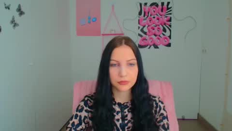 Snapshot of emxma chatting on 05/13/26, 11:07 Emma online show from 05/13/26, 11:07