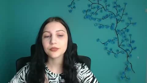 Snapshot of emxma chatting on 05/14/26, 11:17 Emma online show from 05/14/26, 11:17