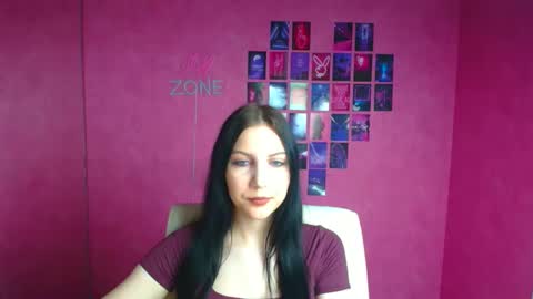 Snapshot of emxma chatting on 05/17/26, 11:06 Emma online show from 05/17/26, 11:06