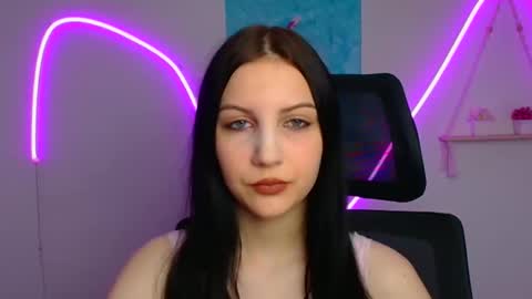 Snapshot of emxma chatting on 05/18/26, 11:16 Emma online show from 05/18/26, 11:16