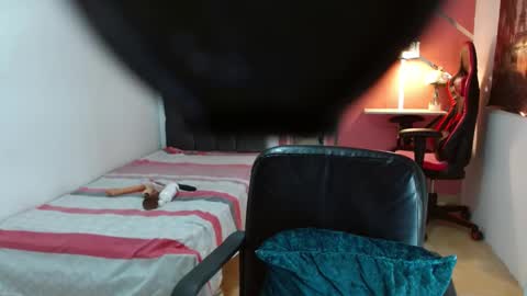 Emy online show from 01/22/25, 10:37