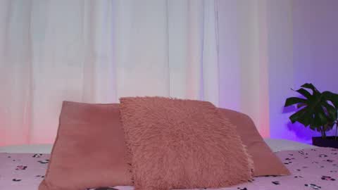 Snapshot of emy_cole1 chatting on 07/24/26, 01:58 Emy online show from 07/24/26, 01:58