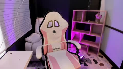 Emy Silver online show from 12/04/24, 04:27