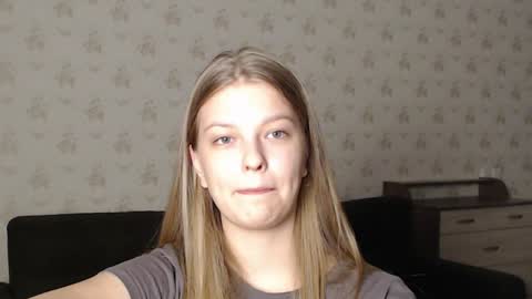 Snapshot of emysway chatting on 12/02/24, 11:34 EmySway online show from 12/02/24, 11:34
