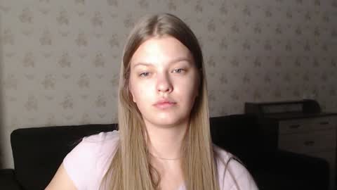 Snapshot of emysway chatting on 01/21/25, 01:39 EmySway online show from 01/21/25, 01:39
