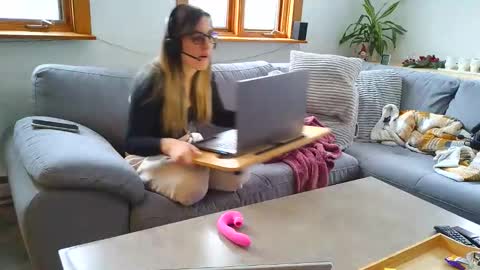 emyxxl online show from 12/15/25, 01:48