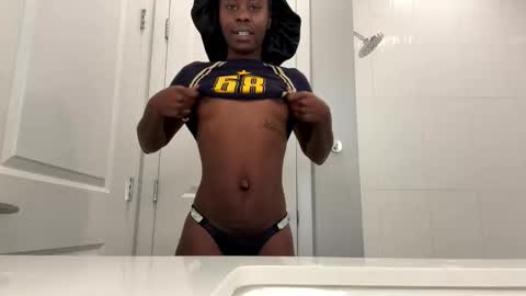 Snapshot of enchantressanon chatting on 02/05/26, 04:39 Enchantress online show from 02/05/26, 04:39