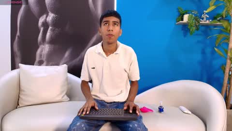 Snapshot of ender_h0t chatting on 09/09/25, 02:05 Ender online show from 09/09/25, 02:05