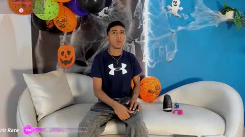 Snapshot of ender_h0t chatting on 10/25/25, 02:02 Ender online show from 10/25/25, 02:02