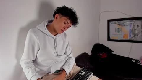 Salo online show from 03/22/26, 06:50