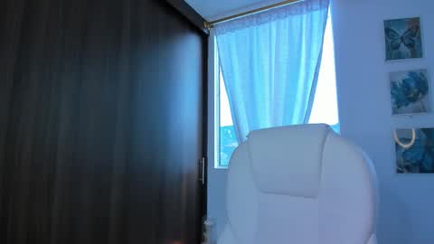 juliana  online show from 09/23/25, 08:45