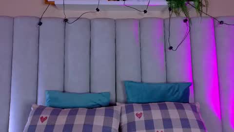 Snapshot of engelstone_ chatting on 10/07/25, 07:55 E N G E L online show from 10/07/25, 07:55