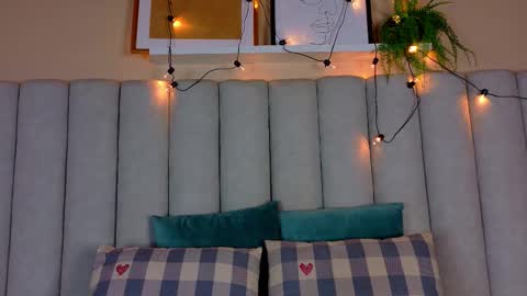 Snapshot of engelstone_ chatting on 10/27/25, 07:40 E N G E L online show from 10/27/25, 07:40