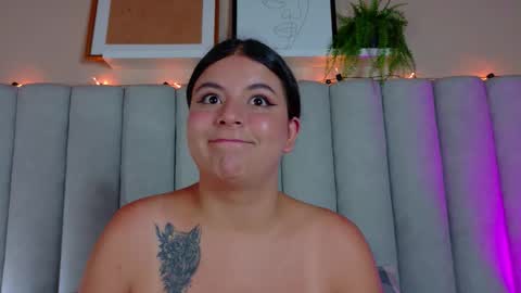 Snapshot of engelstone_ chatting on 11/06/25, 12:28 E N G E L online show from 11/06/25, 12:28