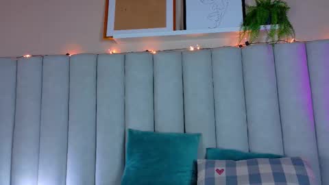 Snapshot of engelstone_ chatting on 11/07/25, 12:32 E N G E L online show from 11/07/25, 12:32