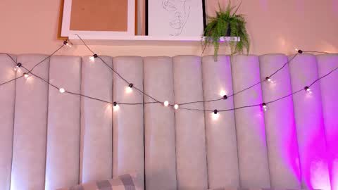 Snapshot of engelstone_ chatting on 11/12/25, 07:57 E N G E L online show from 11/12/25, 07:57