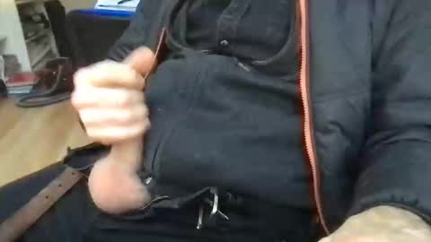 Snapshot of englefield chatting on 02/02/25, 03:49 englefield online show from 02/02/25, 03:49