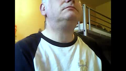 englishguysurrey online show from 09/18/25, 06:04